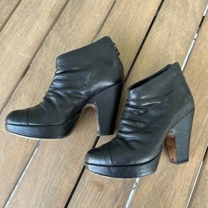 Fiorentini & Baker Black Leather Chunky Heel Ankle Zip Up Booties